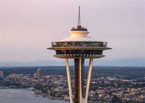 Space Needle นี่คือสิ่งที่คุณต้องรู้เกี่ยวกับแลนด์มาร์กของ Seattle!