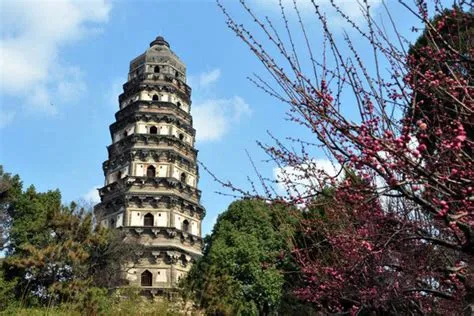 The Humble Yet Magnificent Tiger Hill Pagoda: Where Ancient History Meets Breathtaking Panoramic Views